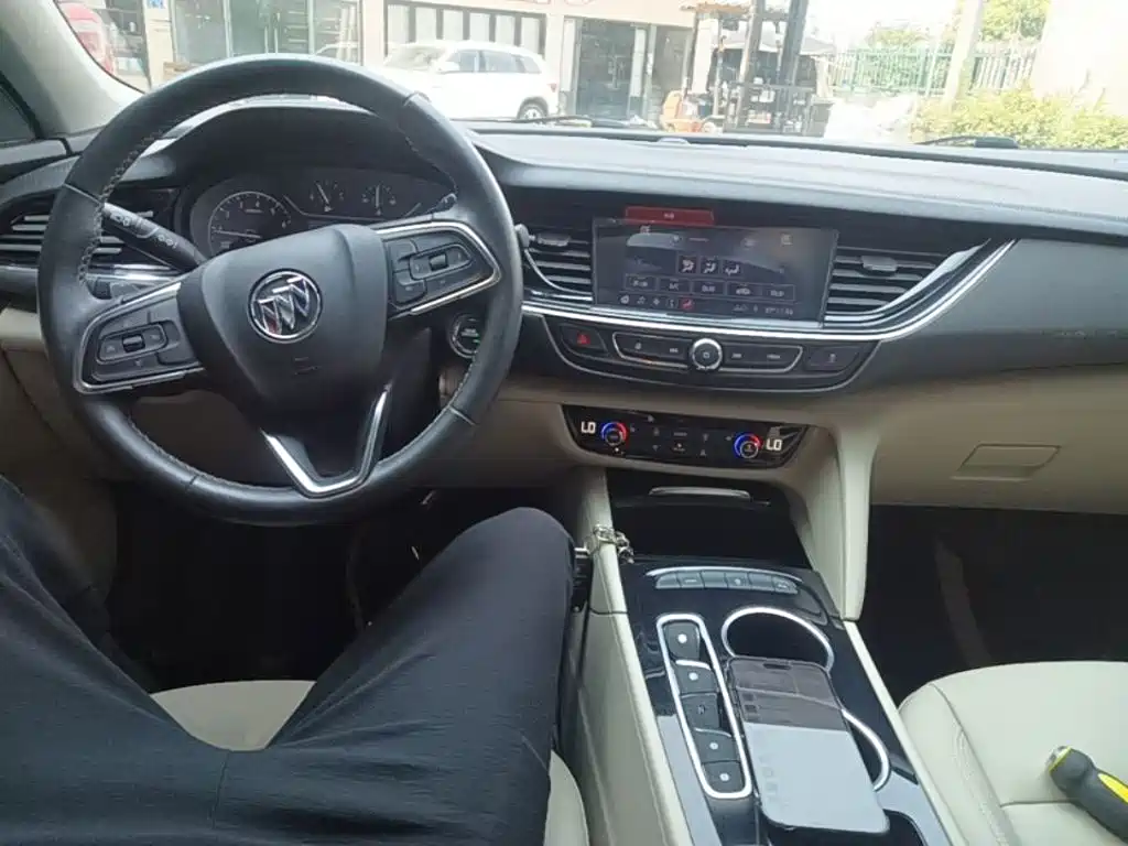 Buick Regal — миниатюра 10