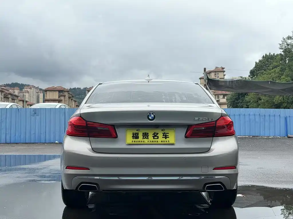 BMW 5 Series — миниатюра 6
