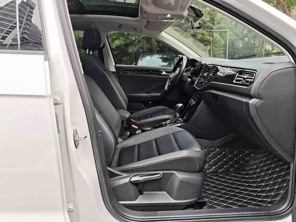 Volkswagen T-Roc — миниатюра 14