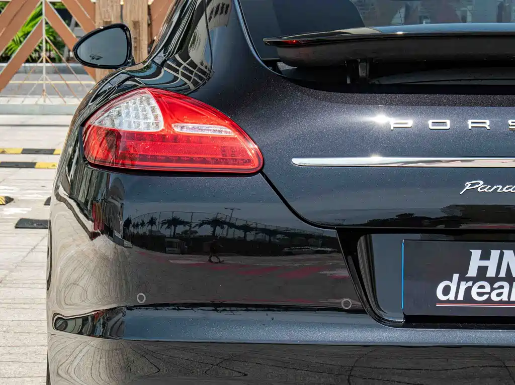Porsche Panamera 2010 Panamera S 4.8L