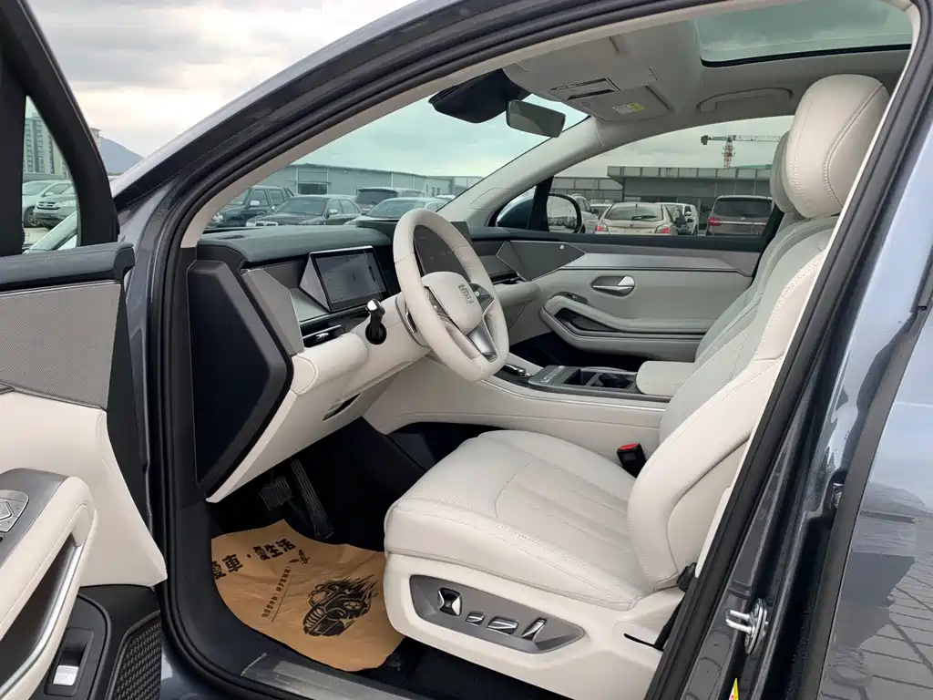 BYD Tang L — миниатюра 8