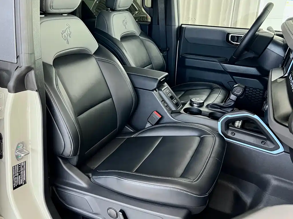 Ford Bronco — миниатюра 8