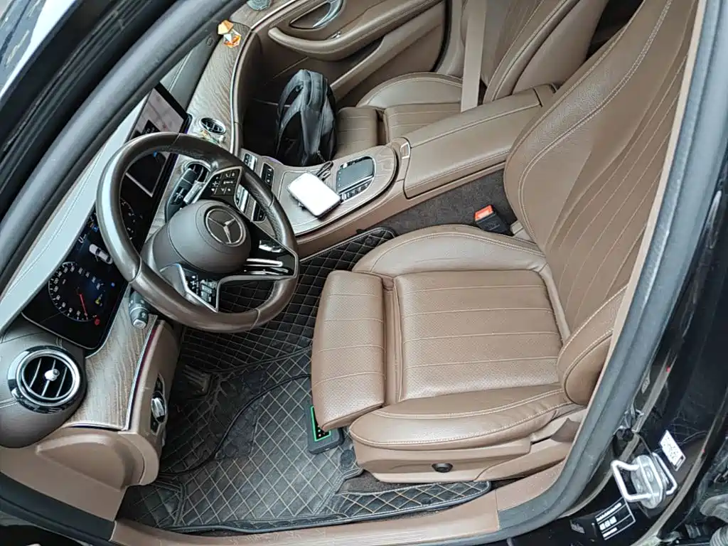 Mercedes-Benz E-Class — миниатюра 15