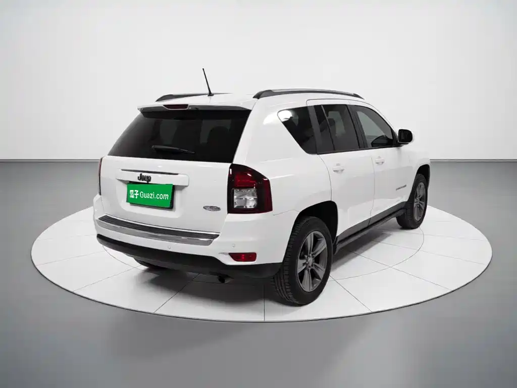 Jeep Compass (Import) — миниатюра 4