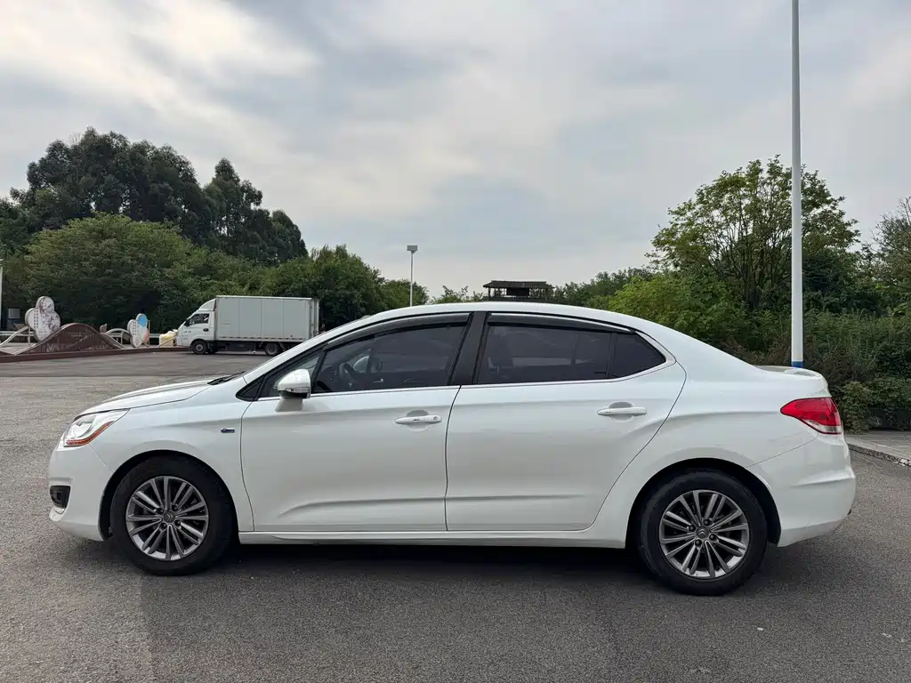 Citroen C4L — миниатюра 4