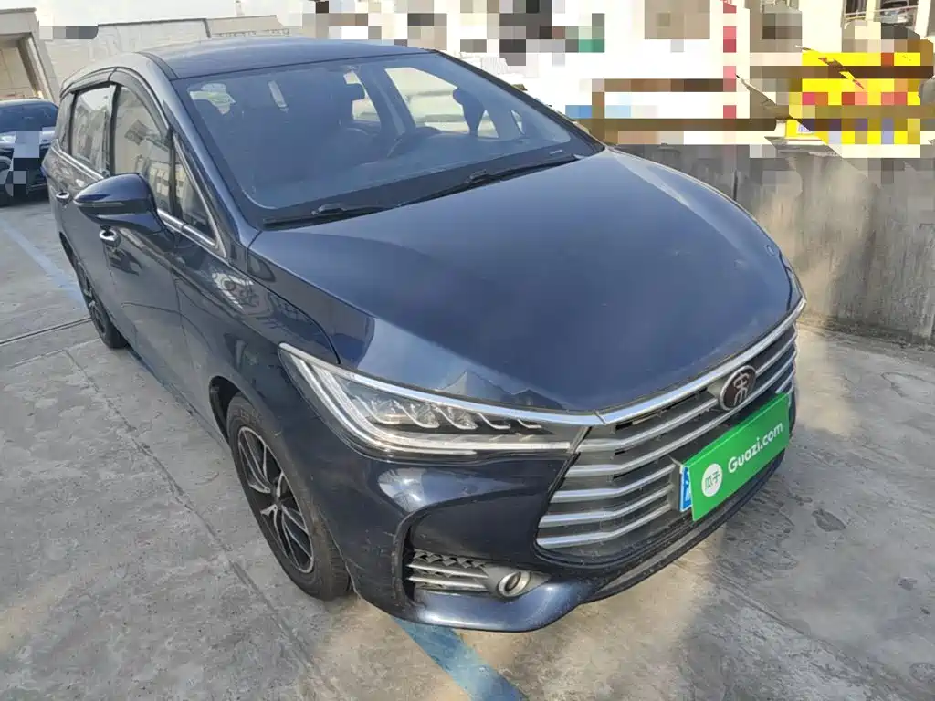 BYD MAX — миниатюра 4