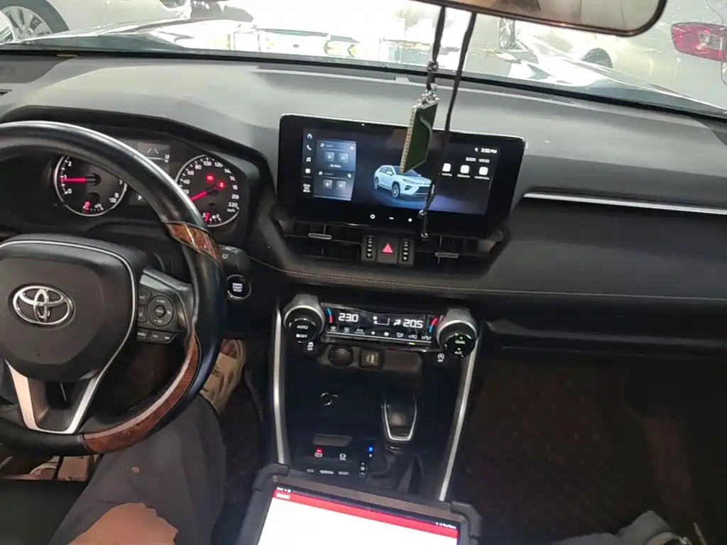 Toyota Wildlander — миниатюра 10