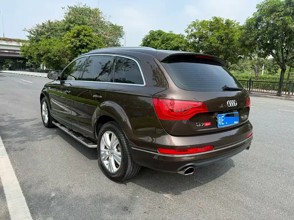 Audi Q7 — миниатюра 5