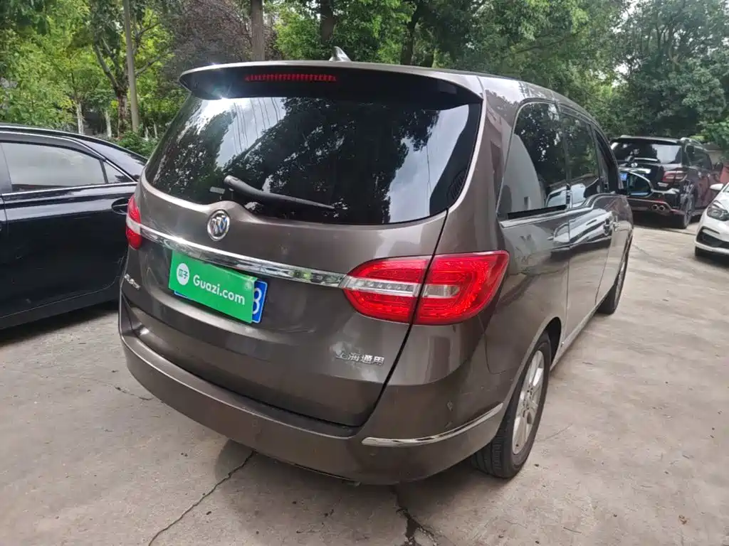 Buick GL8 — миниатюра 7