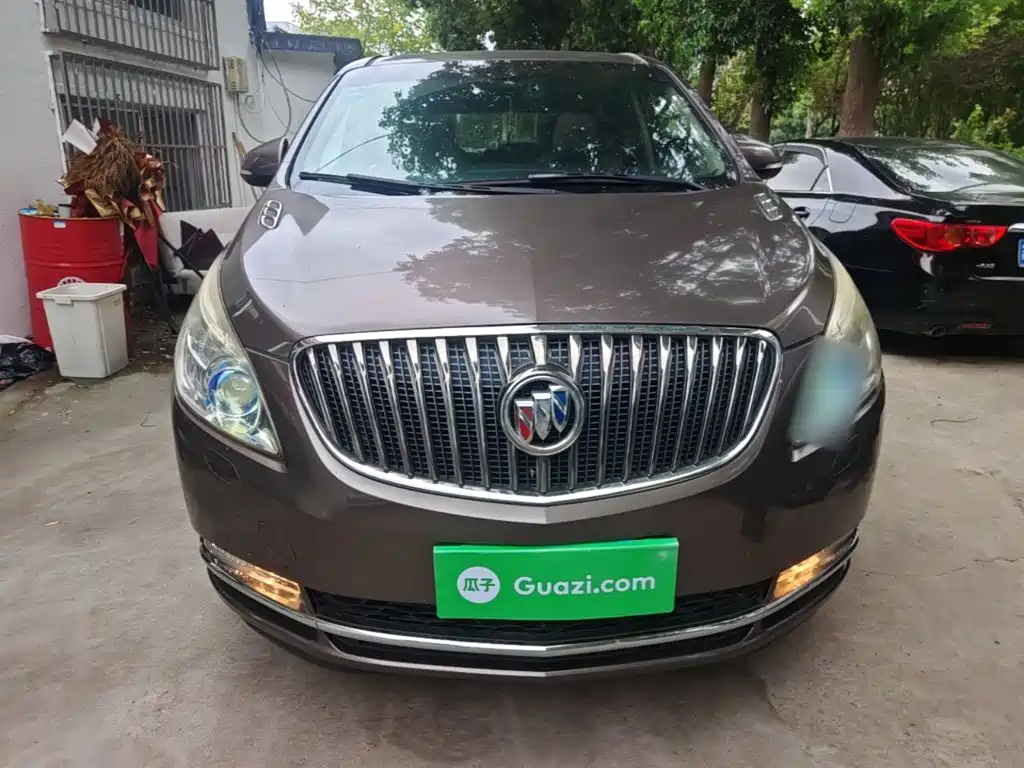 Buick GL8 — миниатюра 3