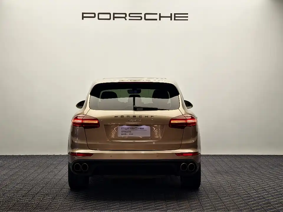 Porsche Cayenne — миниатюра 6
