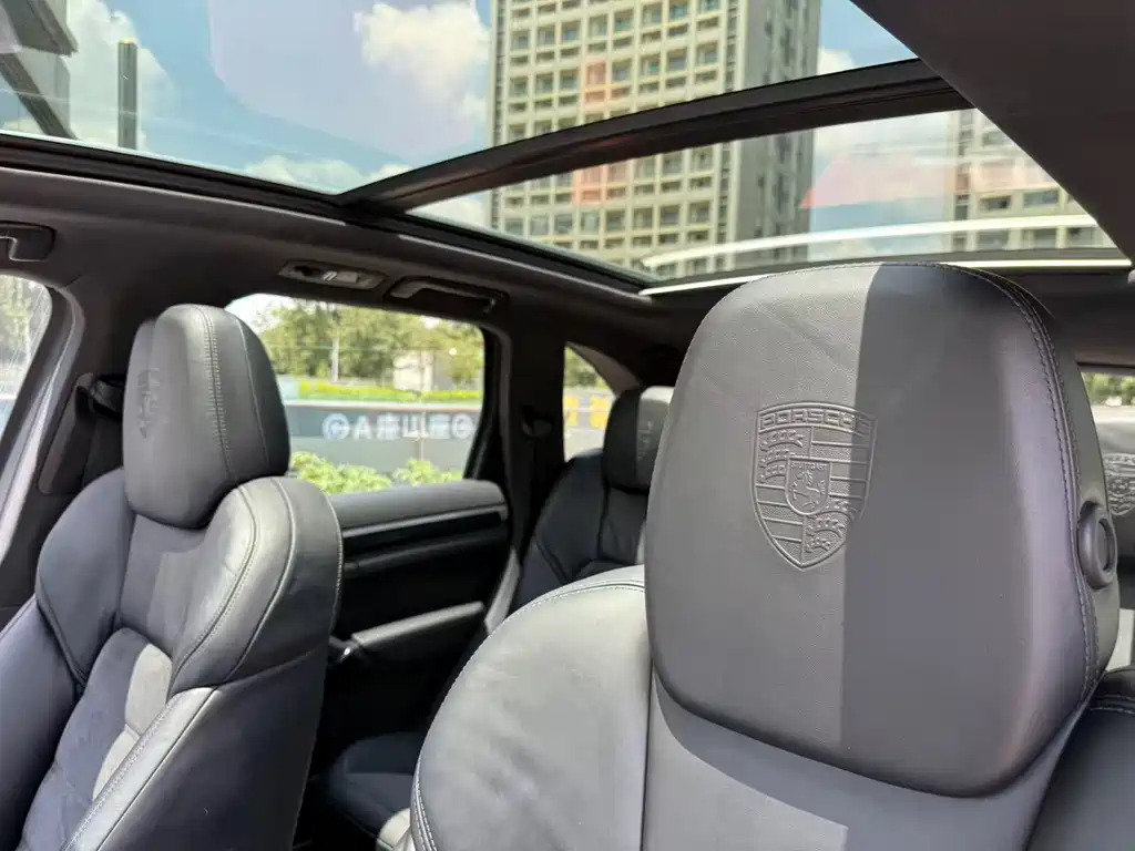 Porsche Cayenne — миниатюра 11