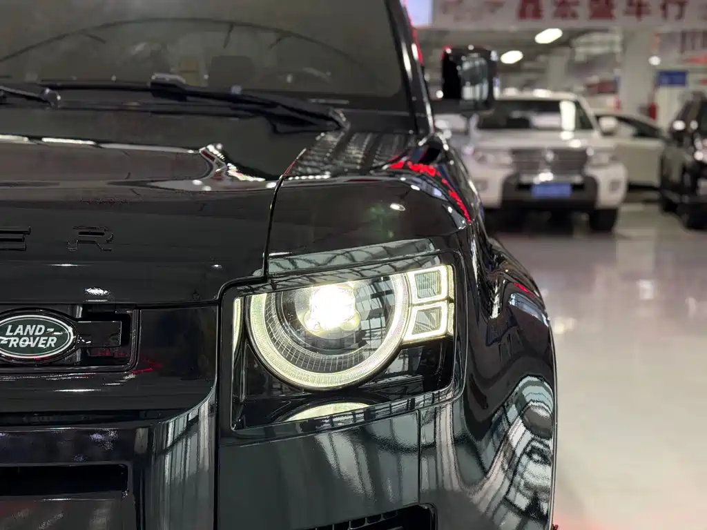 Land Rover Defender — миниатюра 7