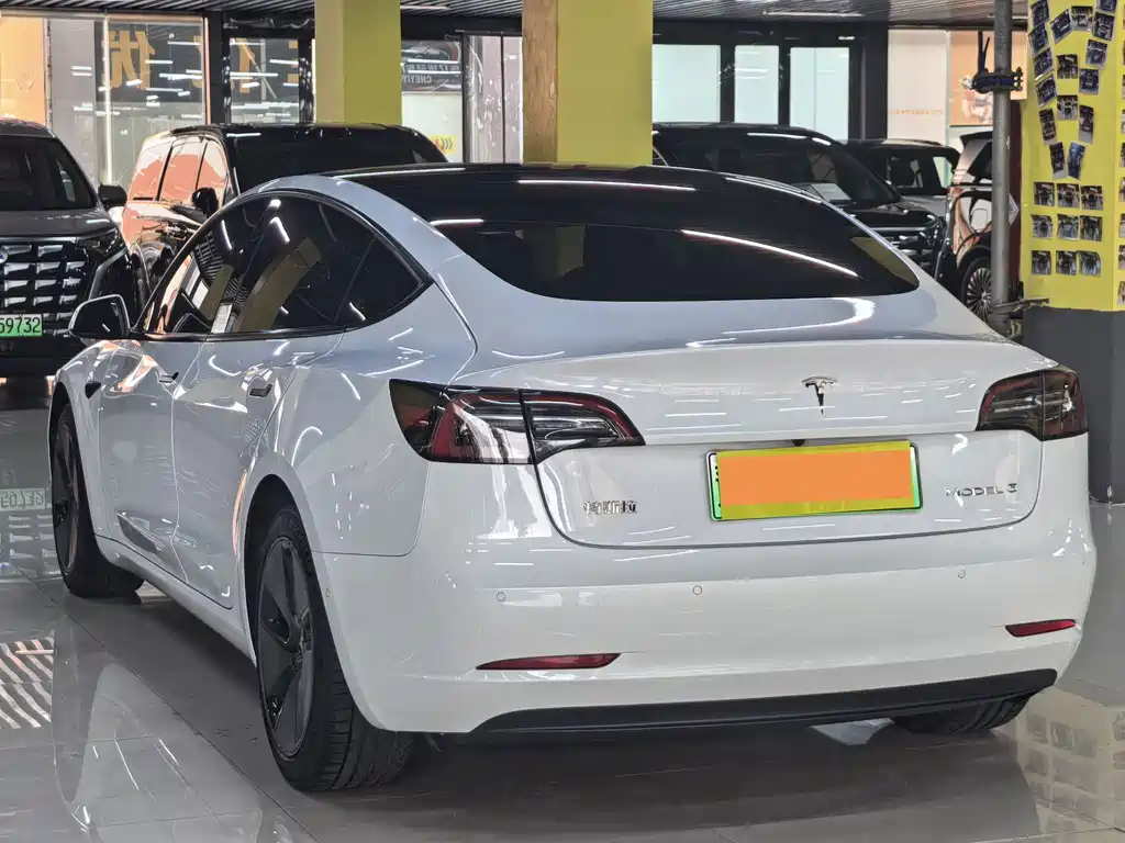 Tesla Model 3 — миниатюра 18