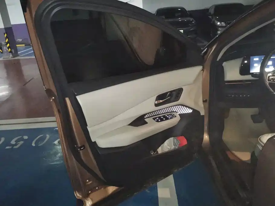 Nissan Ariya — миниатюра 7