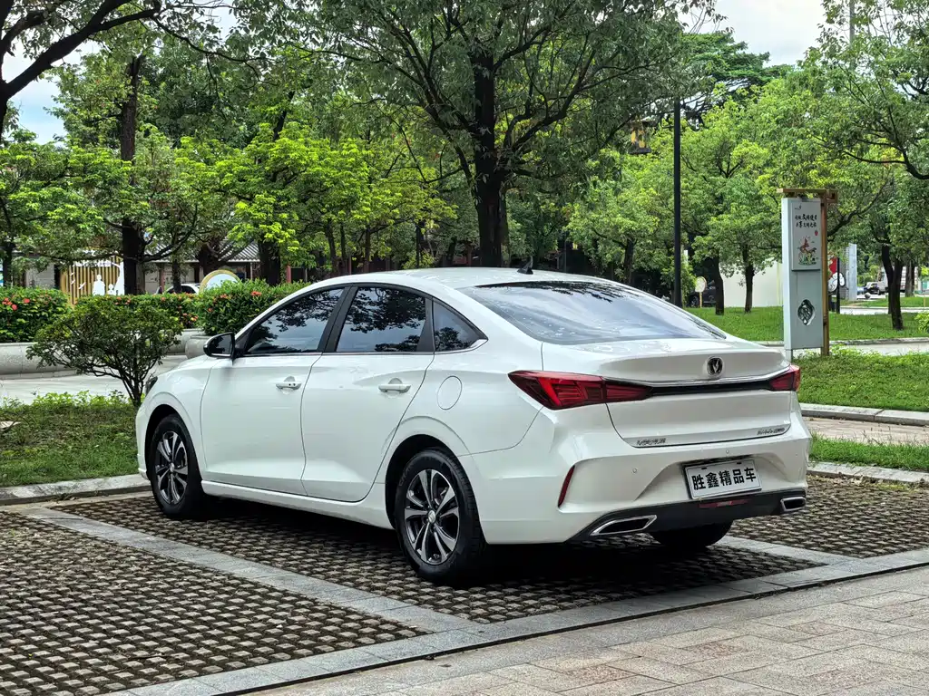 Changan Eado — миниатюра 4