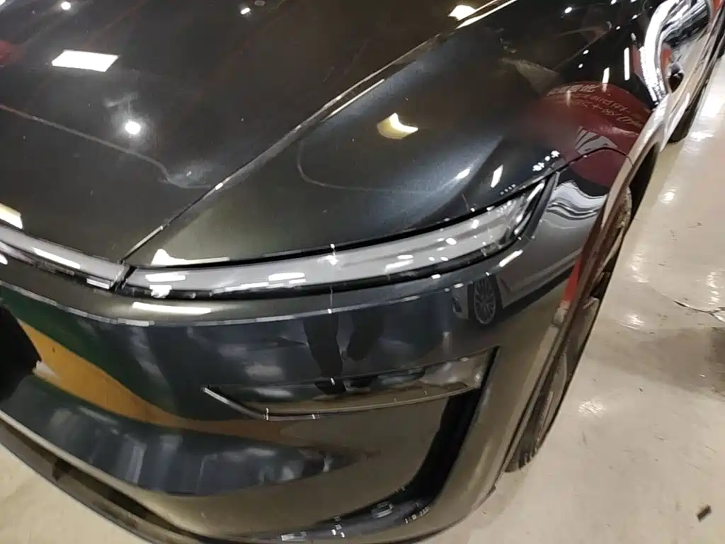 Tesla Model Y — миниатюра 24