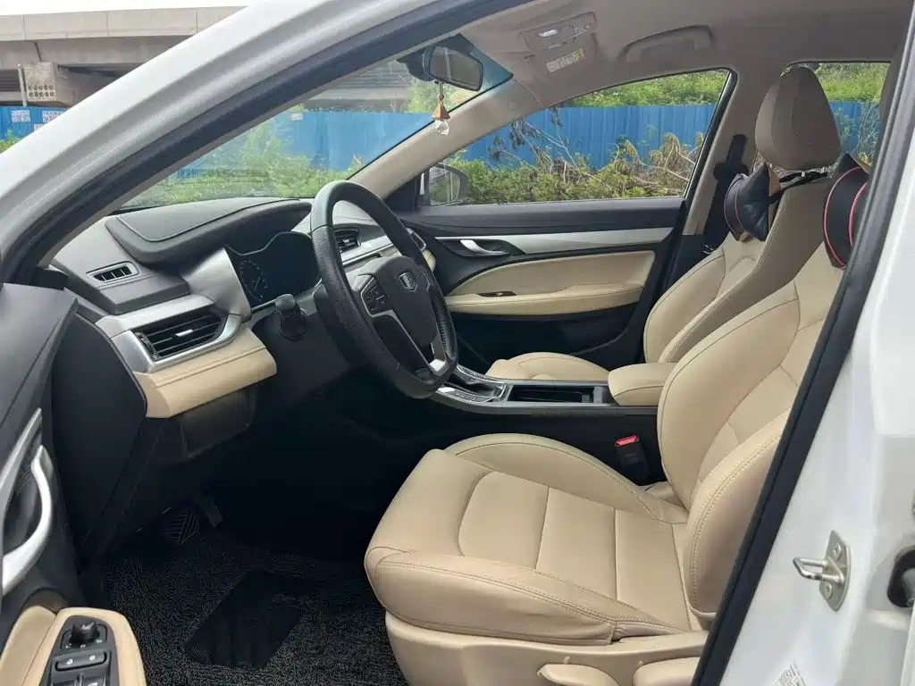 Geely Emgrand — миниатюра 15
