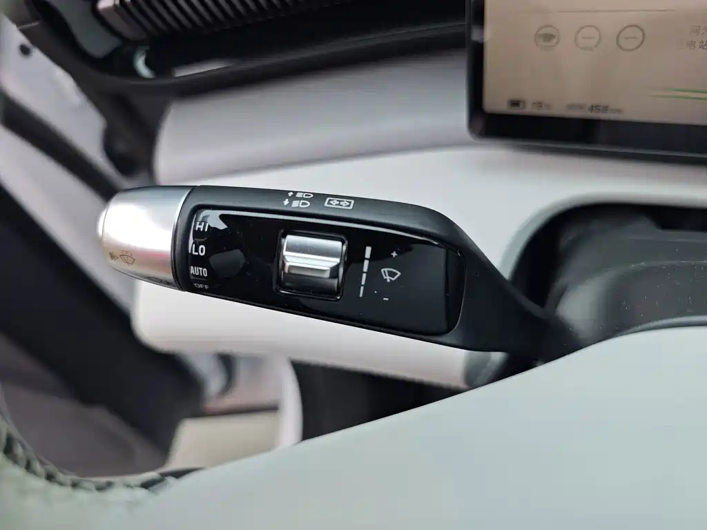 XPeng X9 — миниатюра 18