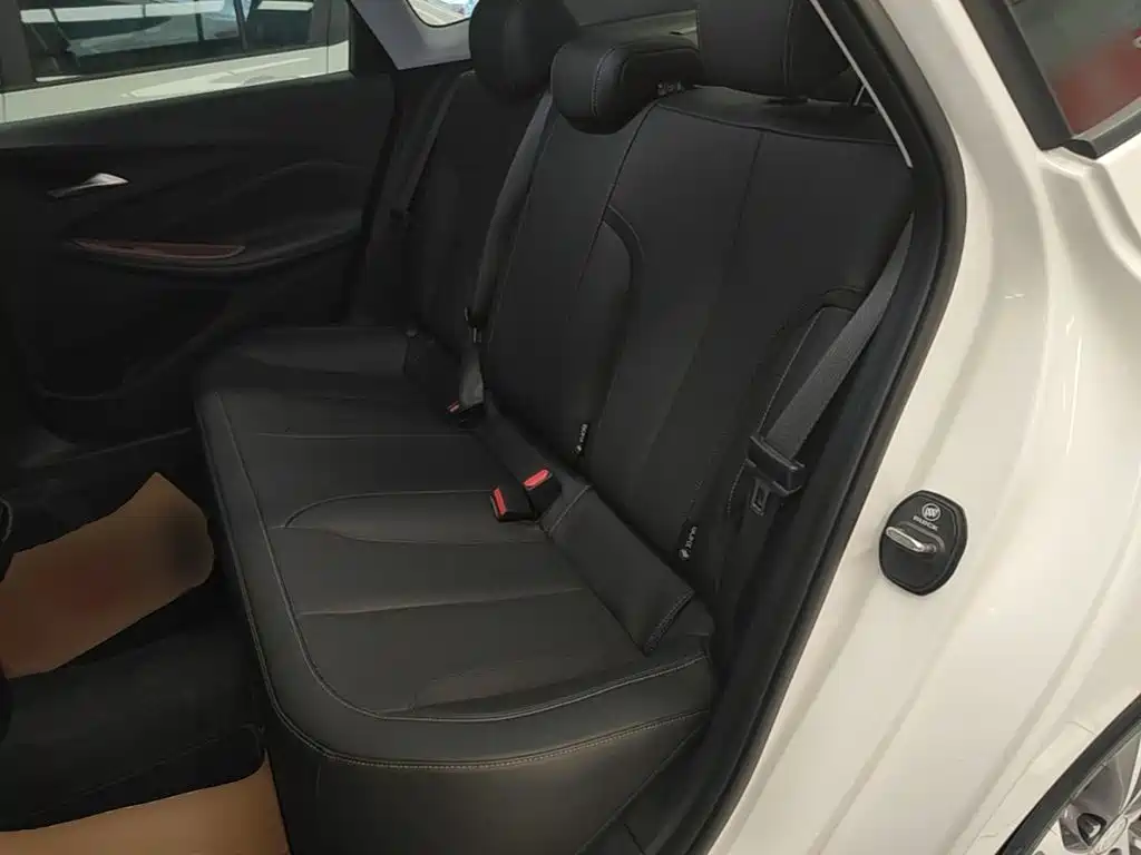 Buick Verano — миниатюра 17