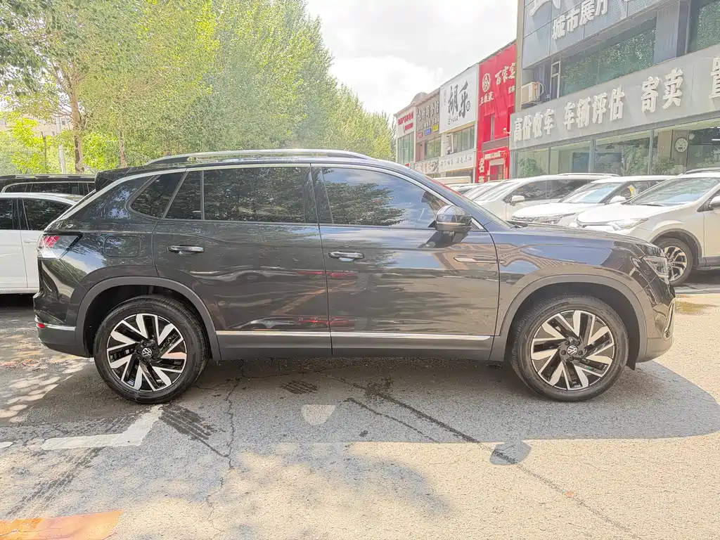 Volkswagen Tayron 2024 300TSI Luxury Plus