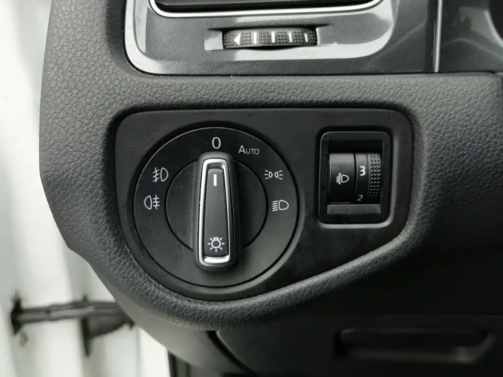 Volkswagen Golf — миниатюра 21