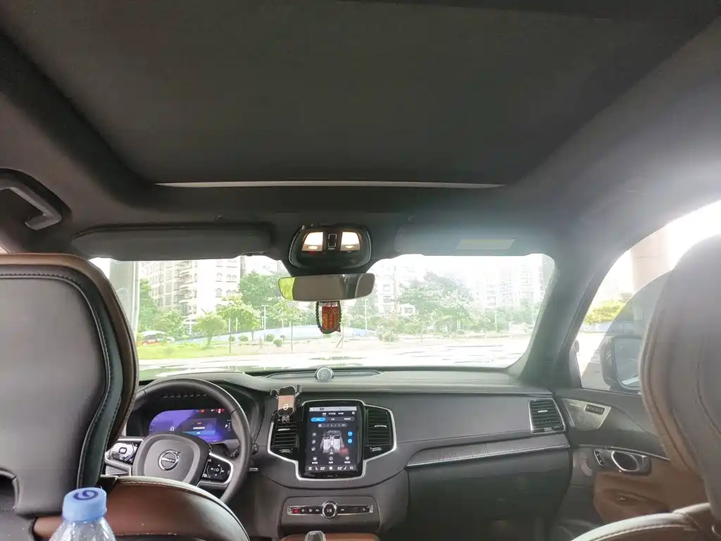 Volvo XC90 PHEV — миниатюра 19