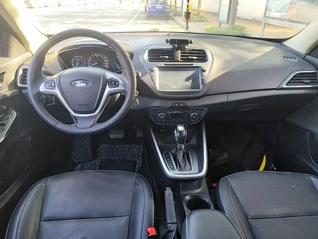Ford Escort — миниатюра 10