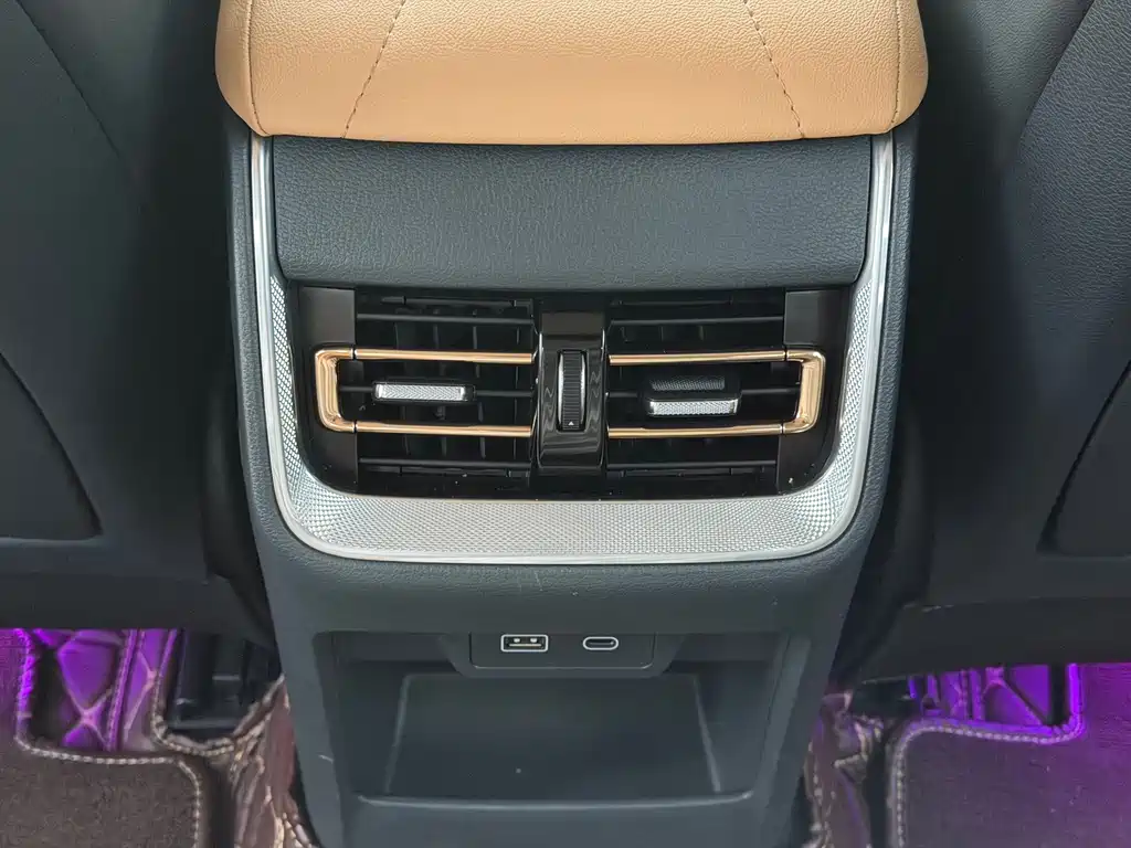 Hongqi Hongqi H5 — миниатюра 15