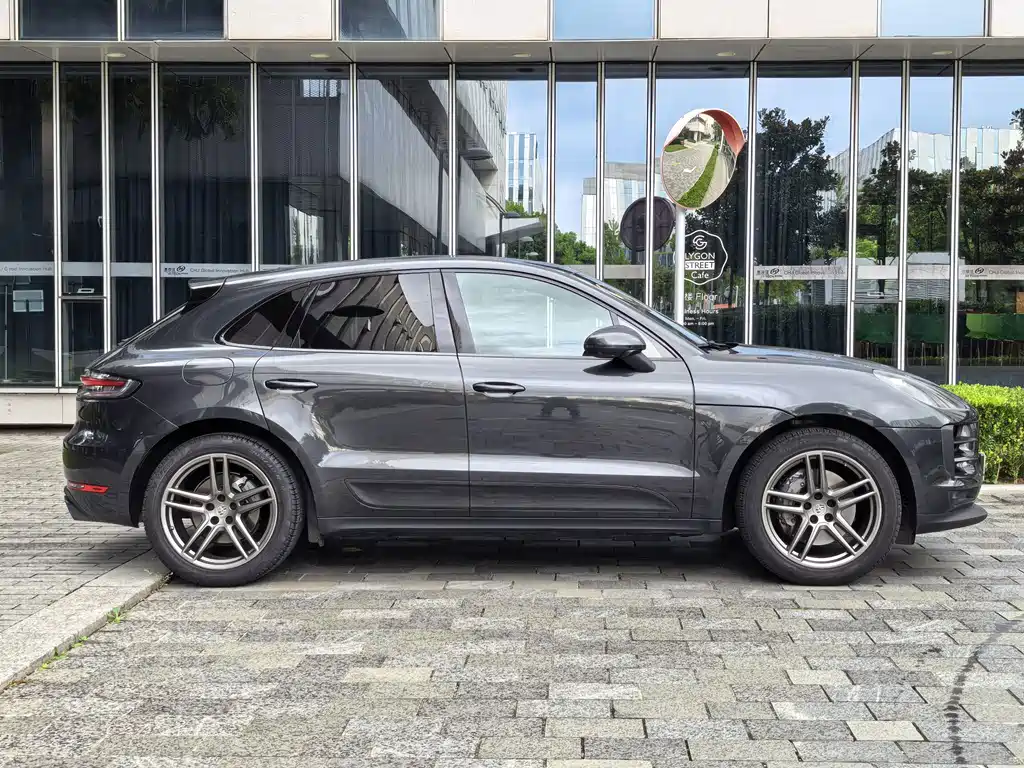 Porsche Macan — миниатюра 5