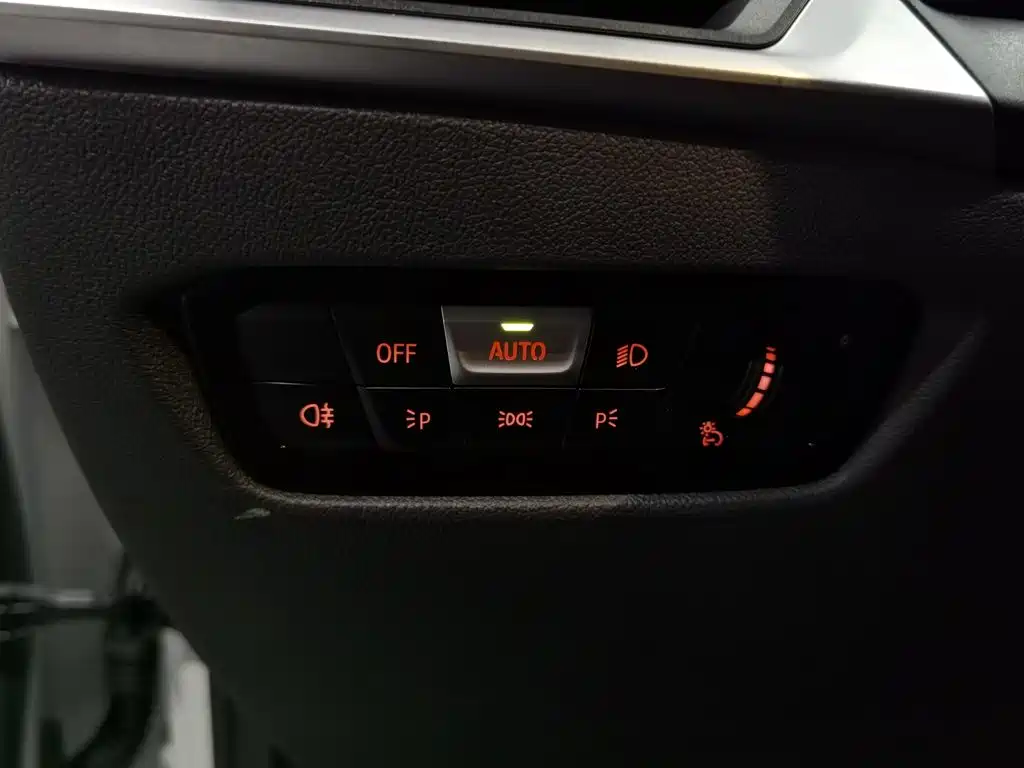 BMW 3 Series — миниатюра 21
