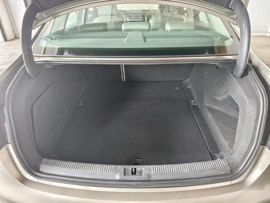 Audi A4L — миниатюра 10