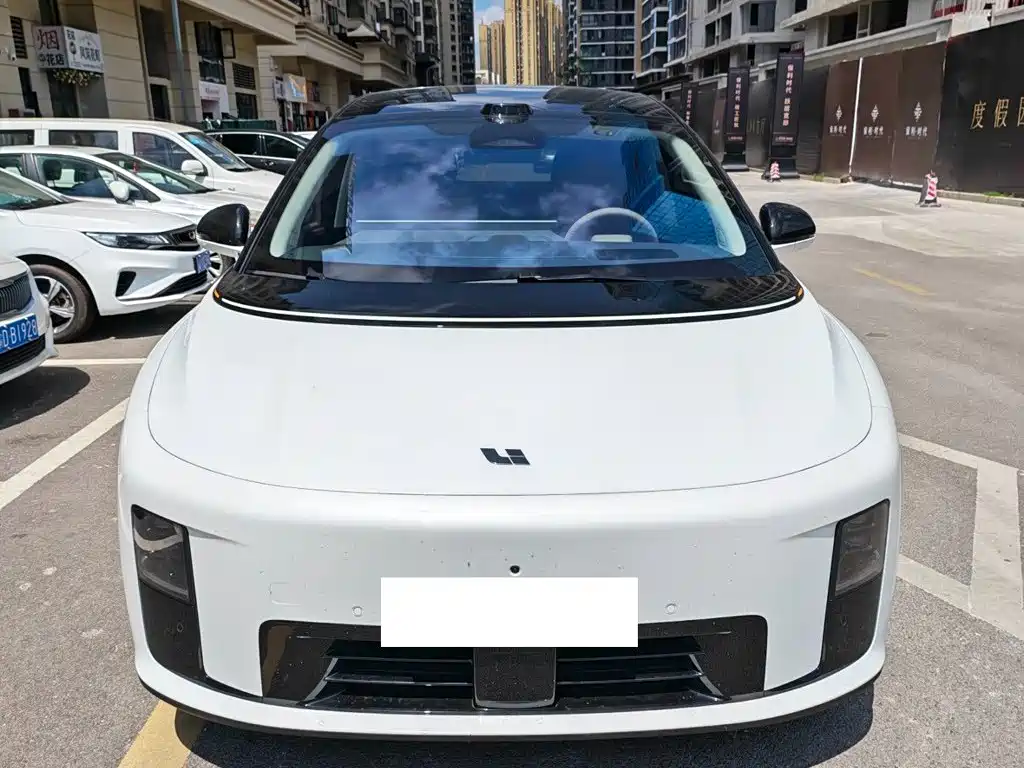 Li Auto i8 2025 Standard
