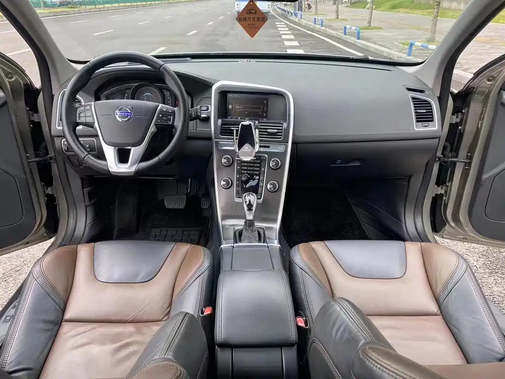 Volvo XC60 — миниатюра 6