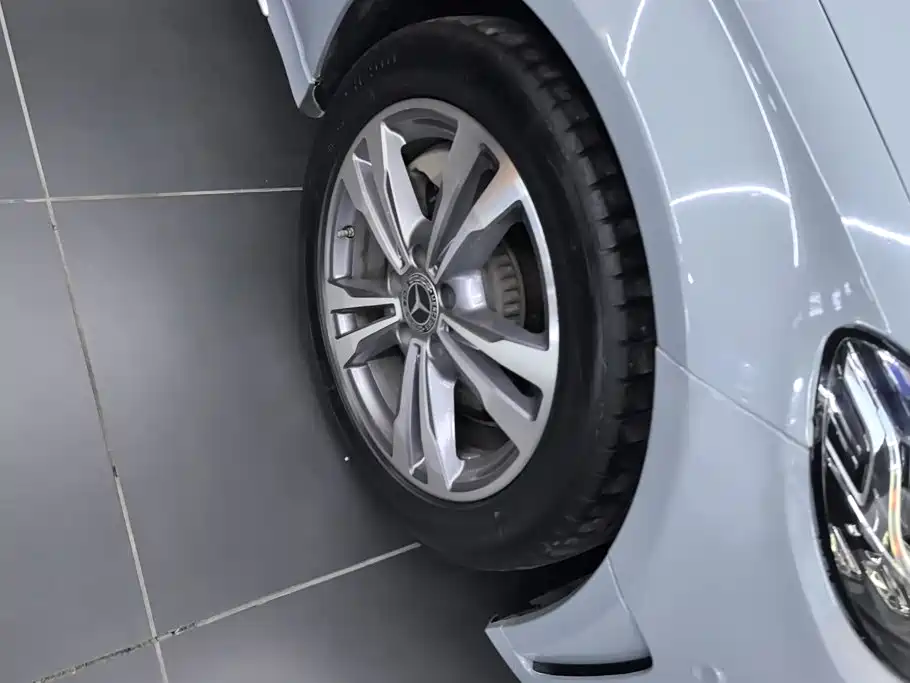 Mercedes-Benz C-Class — миниатюра 6