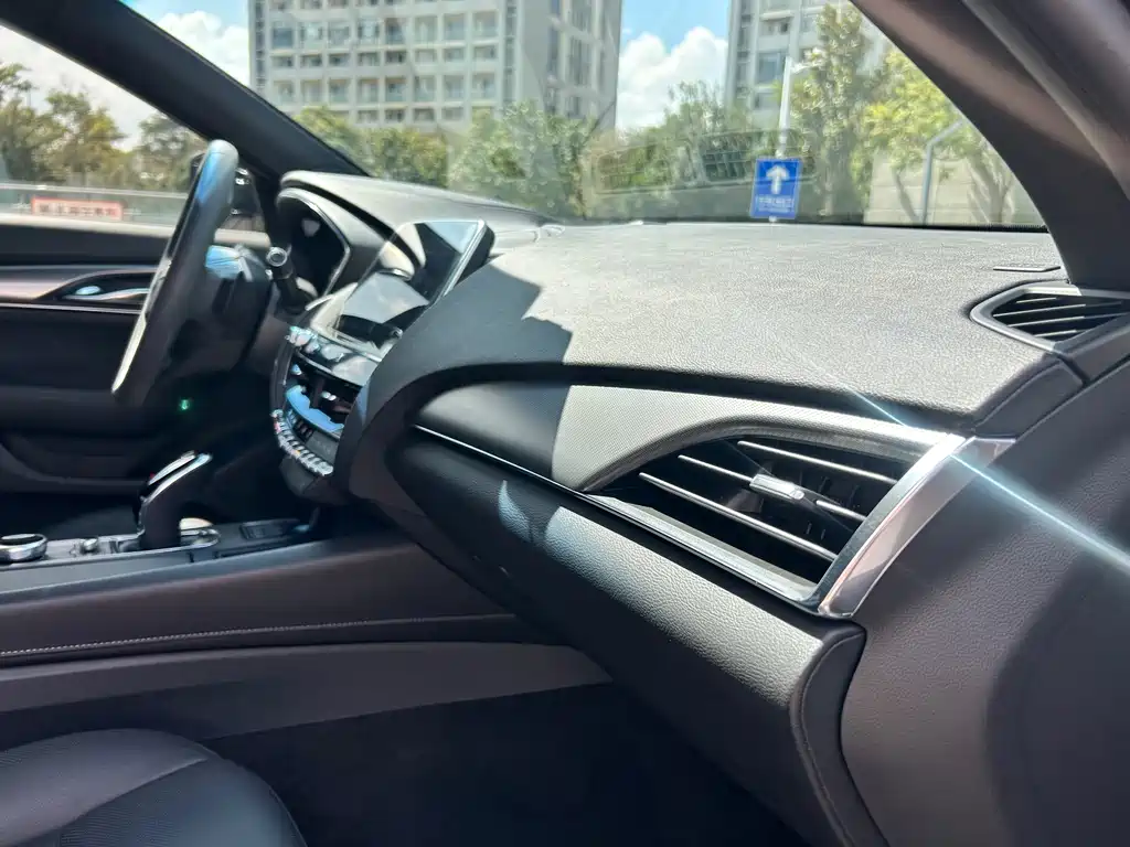 Cadillac CT5 — миниатюра 18