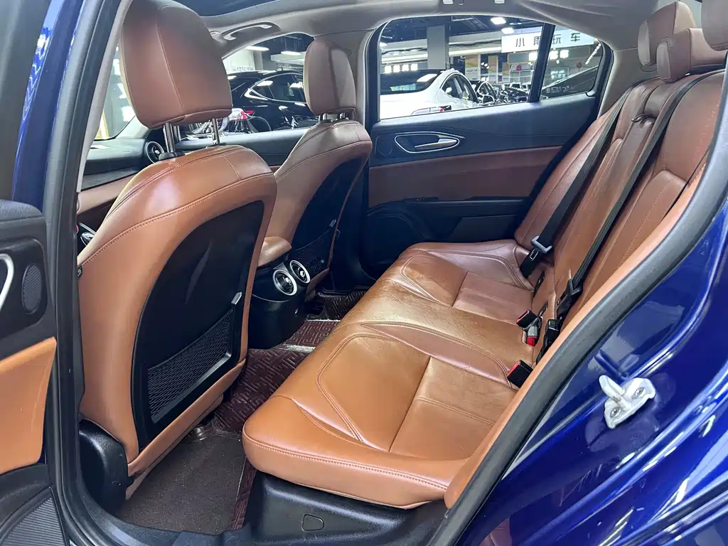 Alfa Romeo Giulia — миниатюра 6