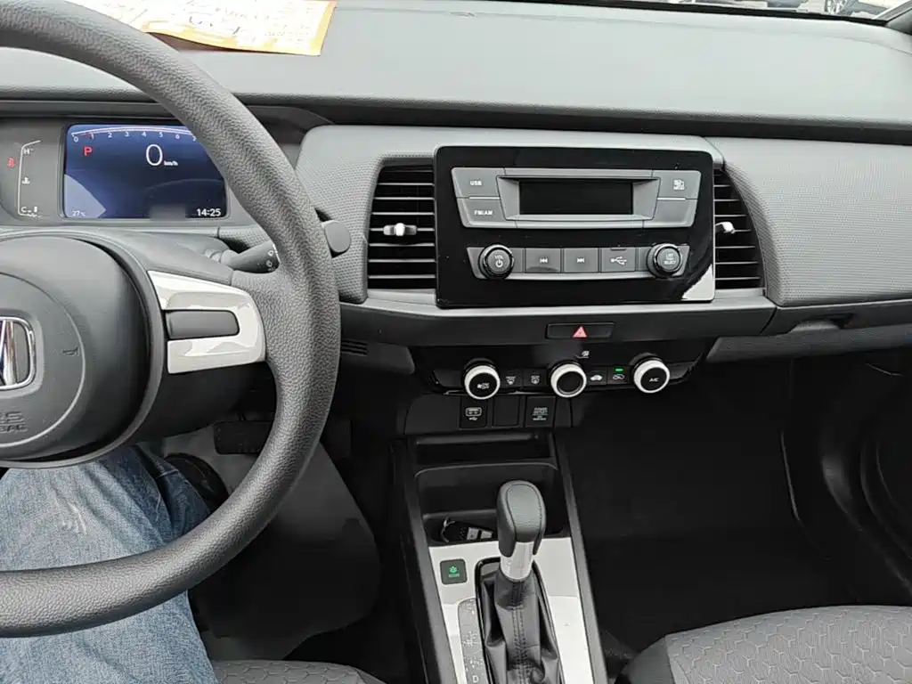 Honda Fit — миниатюра 10
