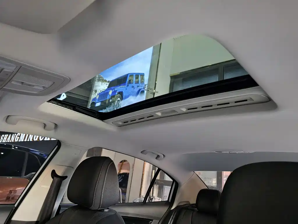 Roewe i5 — миниатюра 12