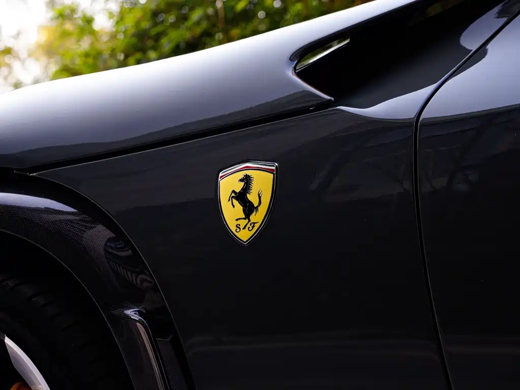 Ferrari Purosangue 2023 6.5L V12