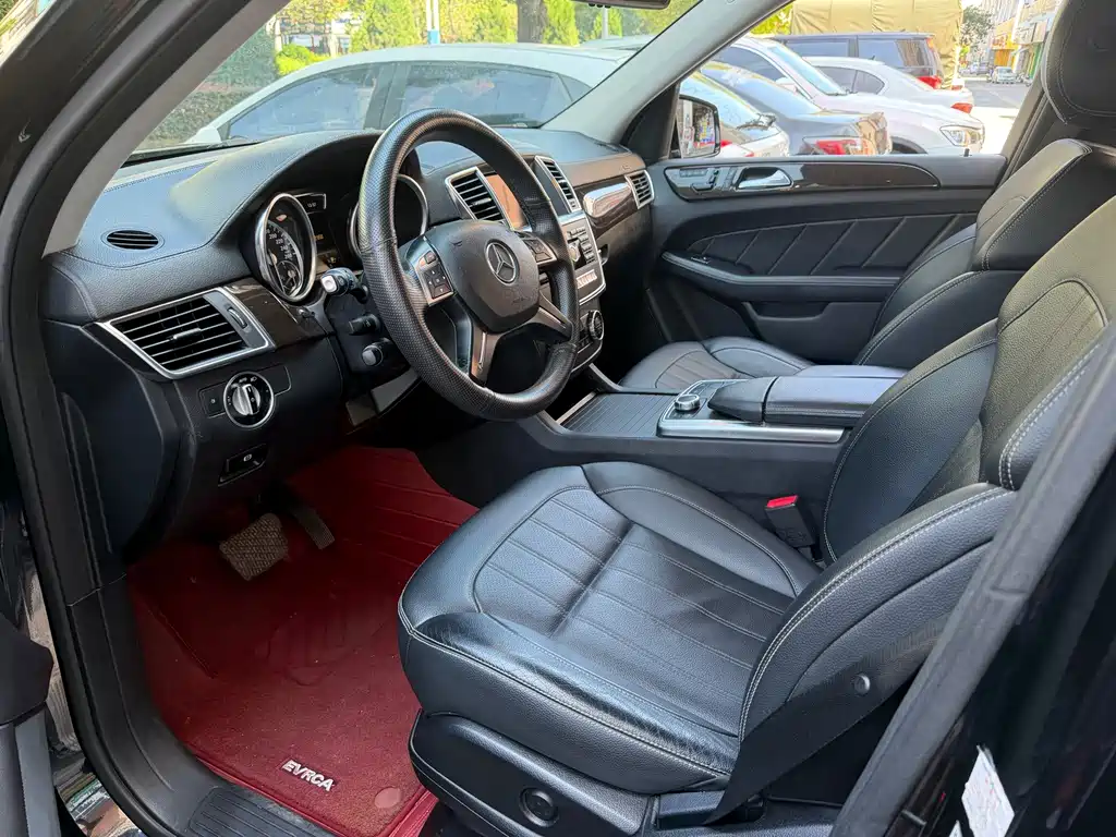 Mercedes-Benz GL-Class — миниатюра 7