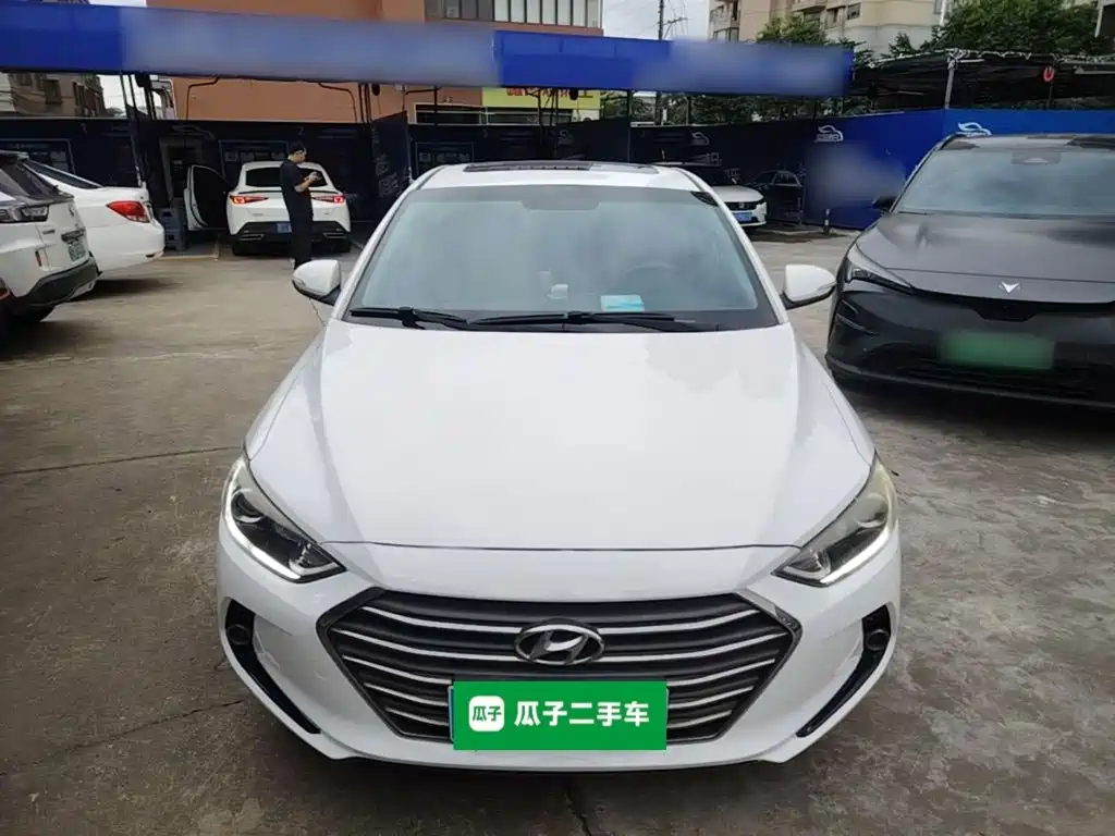 Hyundai Elantra — миниатюра 3