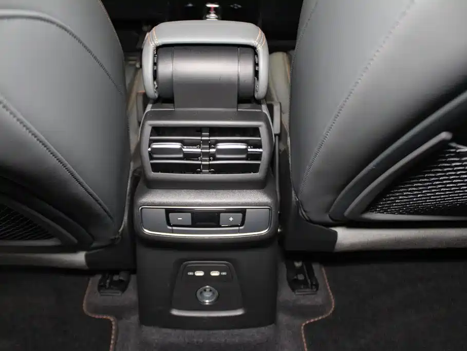 Audi Q4 e-tron — миниатюра 10