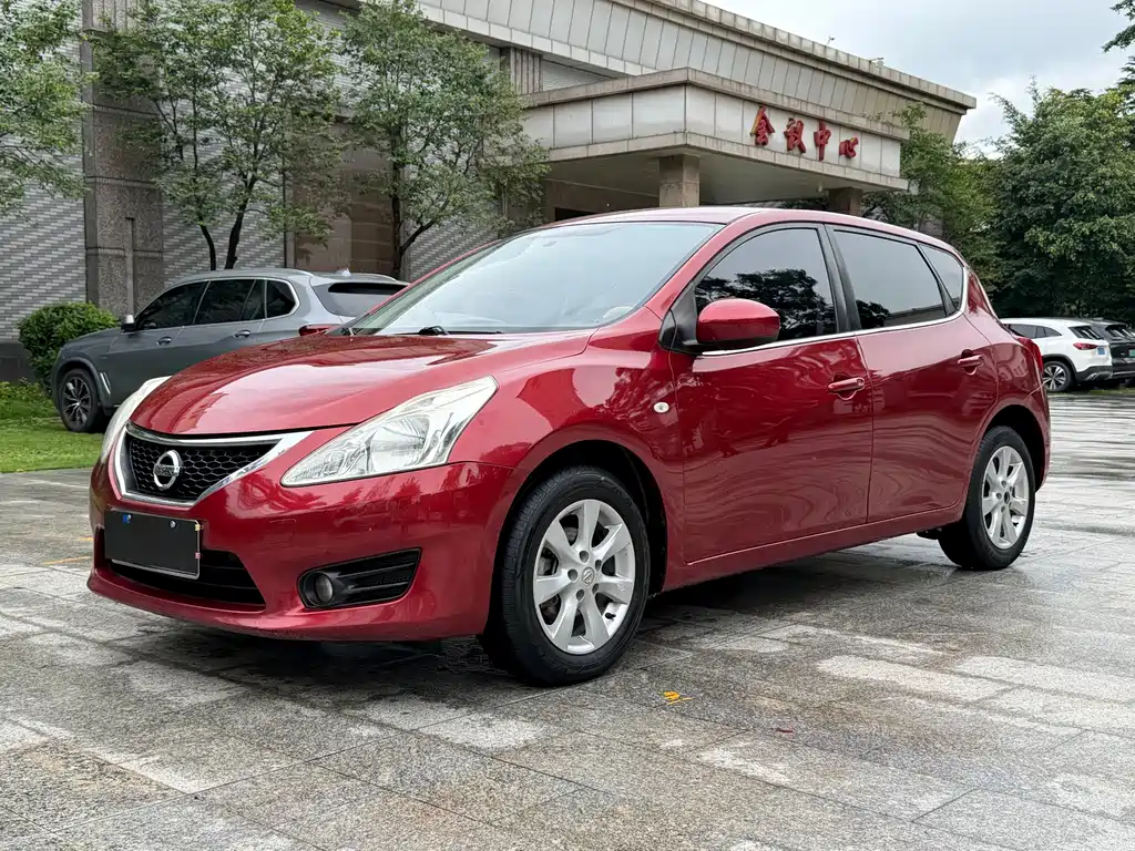 Nissan Tiida 2014