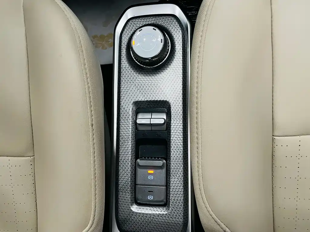 Baojun Yueye — миниатюра 23
