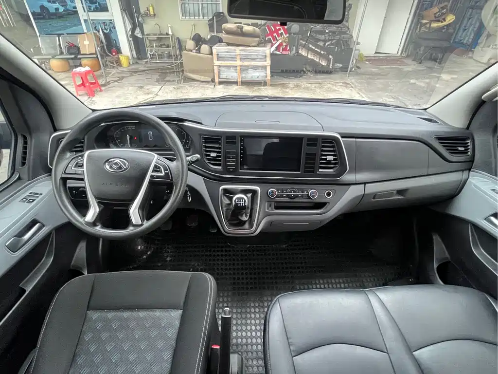 Maxus V80 2025 PRO 6MT 9 мест