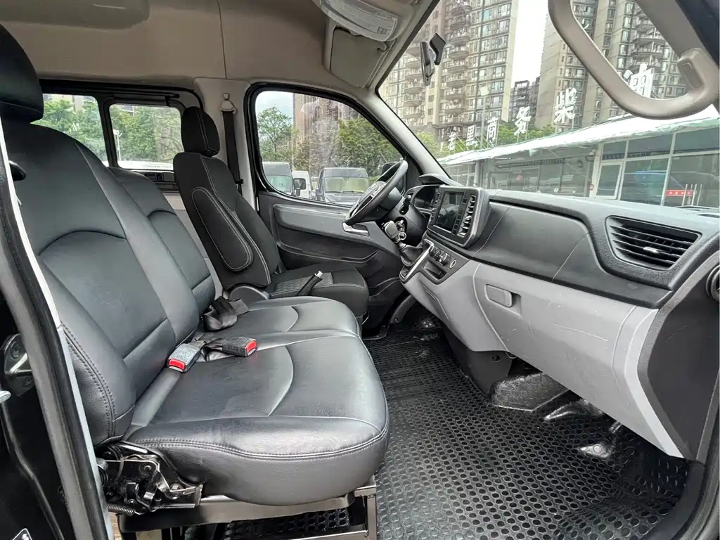 Maxus V80 2025 PRO 6MT 9 мест