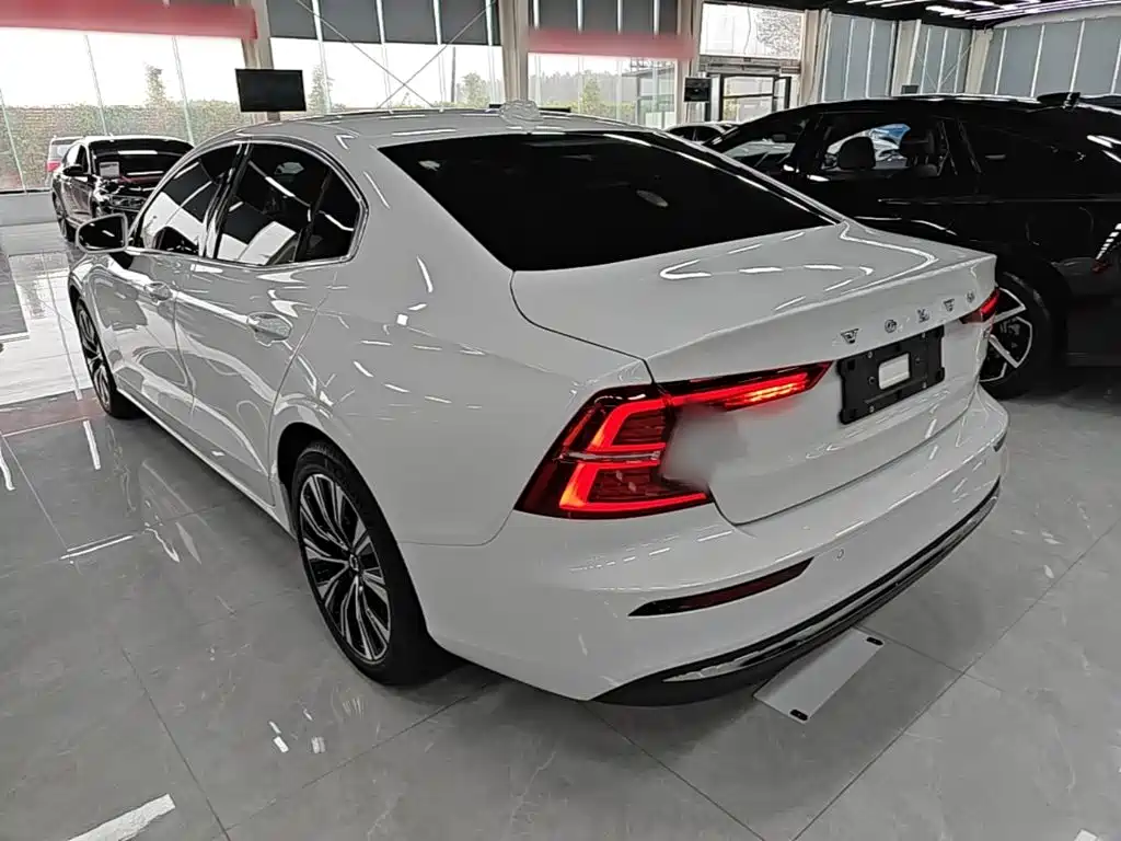 Volvo S60 — миниатюра 5