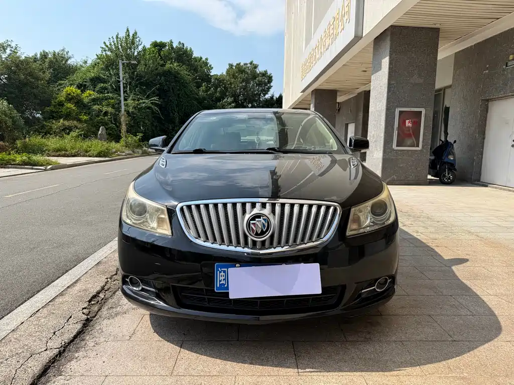 Buick LaCrosse — миниатюра 2