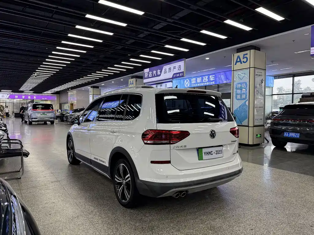 Volkswagen Touran — миниатюра 20